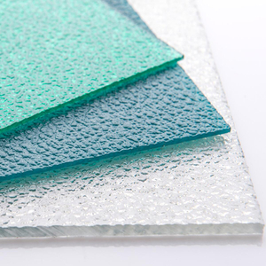 Hoja de policarbonato con textura de diamante en relieve sólido