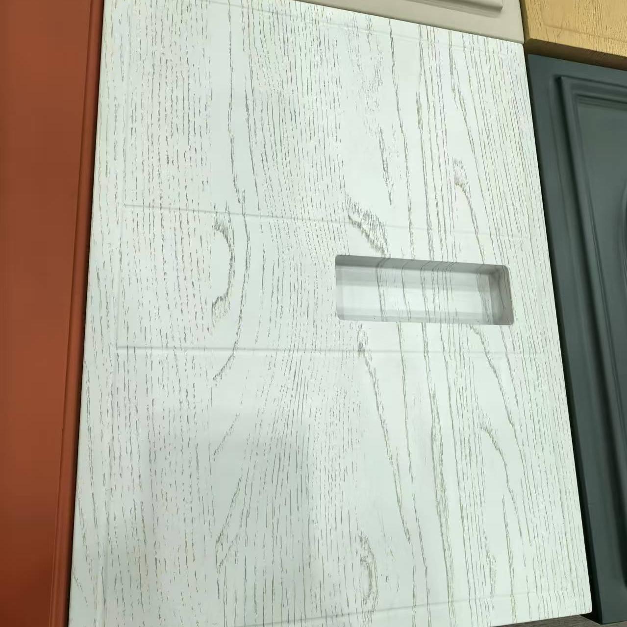 Hoja de PET de diferentes colores para laminación de tableros de muebles 3D con ampolla de panel de puerta